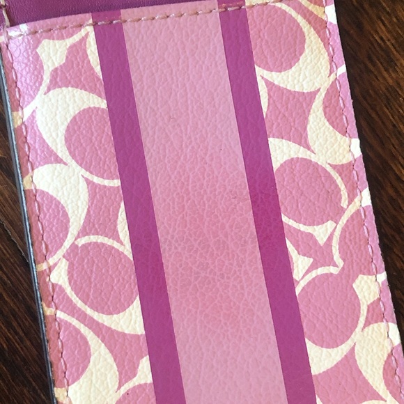 Coach - Picture 3 of 8